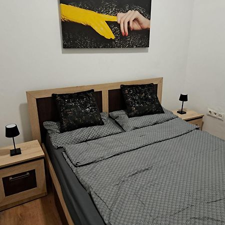 Regim Hotelier Pietonala 오라데아 외부 사진