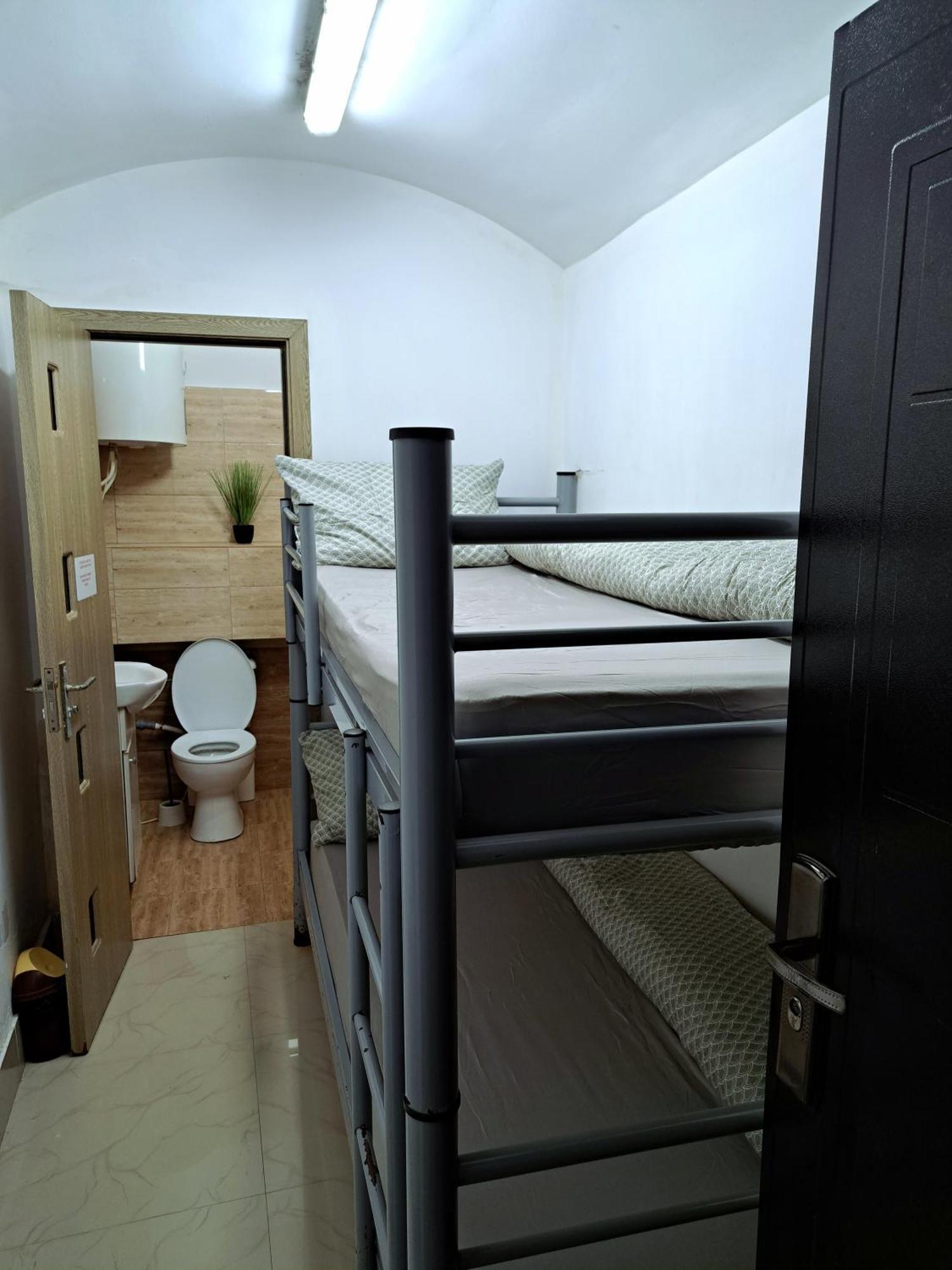 Regim Hotelier Pietonala 오라데아 외부 사진