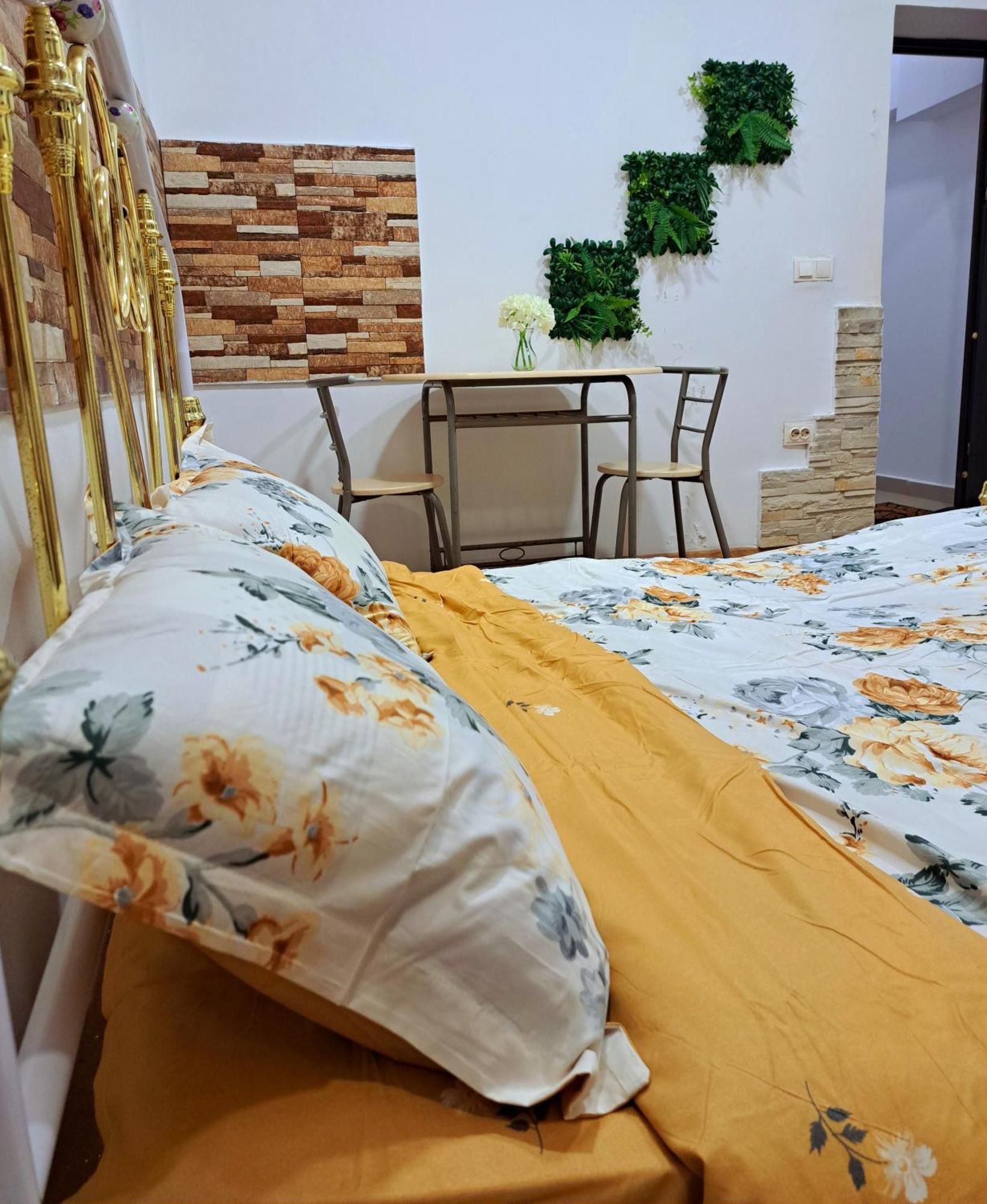 Regim Hotelier Pietonala 오라데아 외부 사진